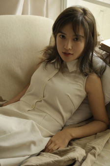 皮包上撒了乳液怎么办